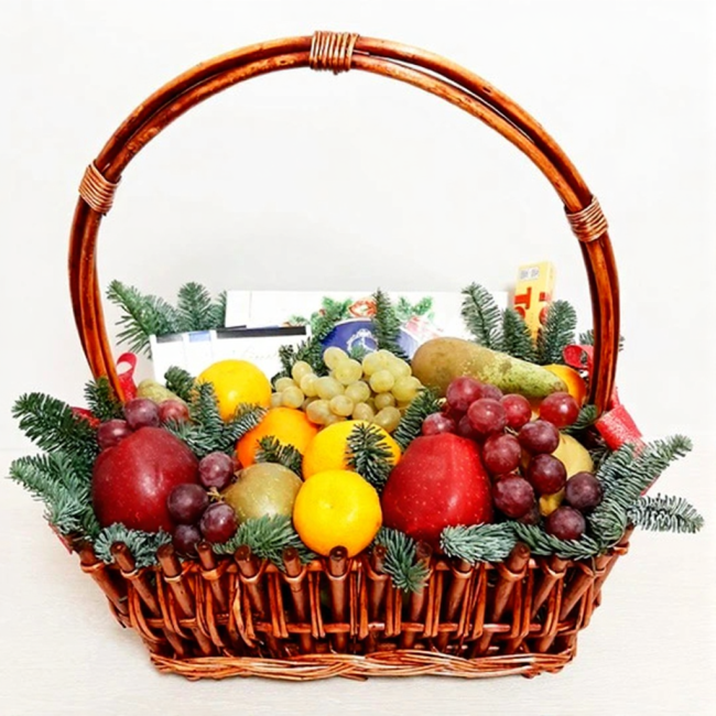 Букет цветов "Новогодняя корзина №7" Букет цветов "Новогодняя корзина №7"